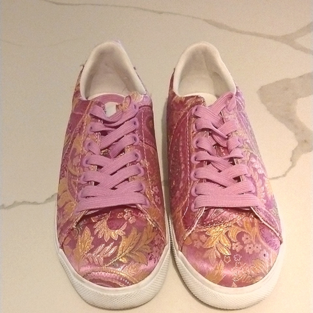 Divided Concept fiftytwo paisley pink embroided‎ sneakers SZ 37/ 6